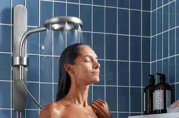 6 accesorios geniales para ahorrar agua en la ducha y en la cocina